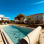 Agence Jf Immo- Avec Piscine Privee Pour 8 A 10 Personnes V0861 Agde