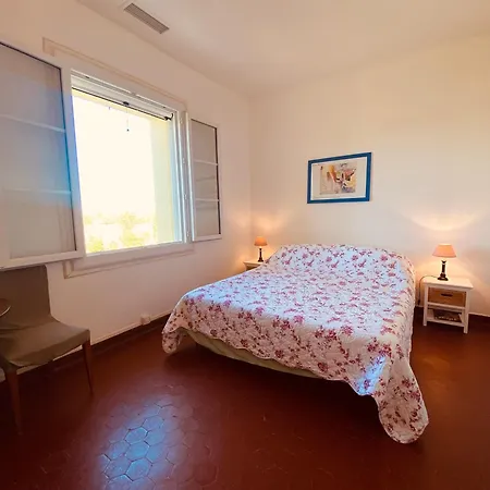 V0861 Avec Piscine Privée Pour 8 à 10 Personnes