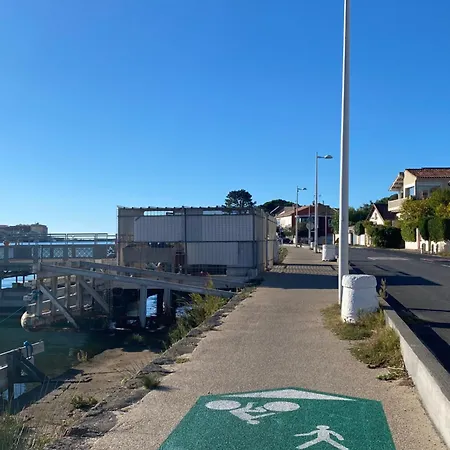V0861 Avec Piscine Privée Pour 8 à 10 Personnes Villa