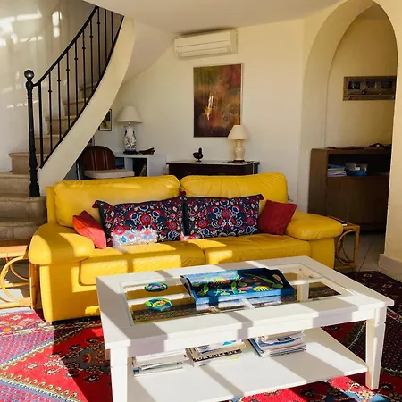 V0861 Avec Piscine Privée Pour 8 à 10 Personnes *