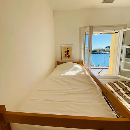 V0861 Avec Piscine Privée Pour 8 à 10 Personnes *