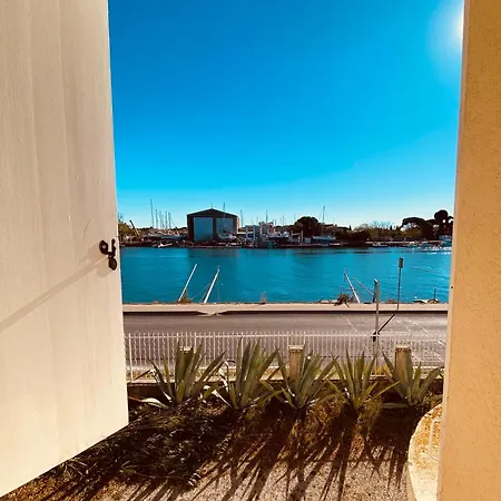 V0861 Avec Piscine Privée Pour 8 à 10 Personnes * Agde