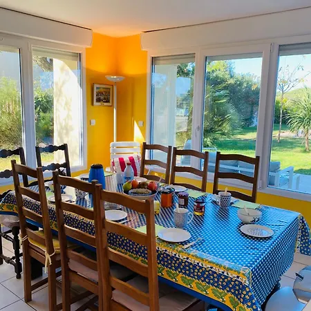 V0861 Avec Piscine Privée Pour 8 à 10 Personnes Villa *