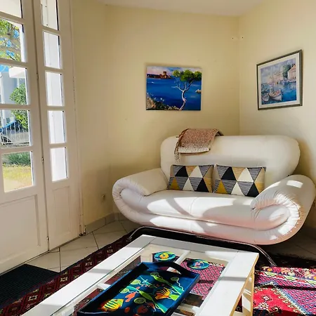 V0861 Avec Piscine Privée Pour 8 à 10 Personnes Villa