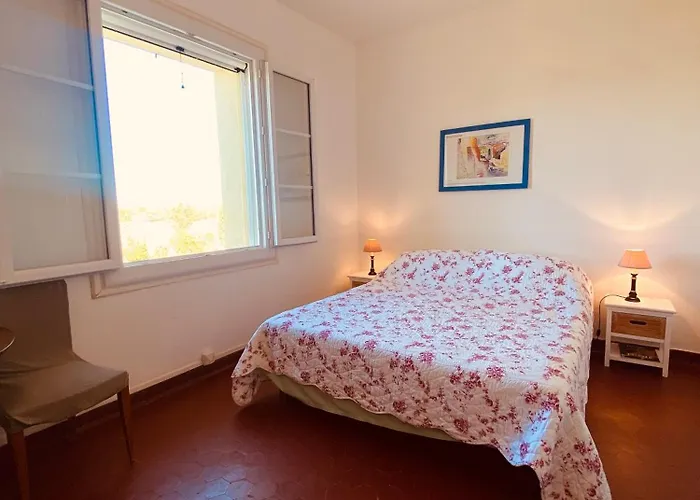 V0861 Avec Piscine Privee Pour 8 A 10 Personnes