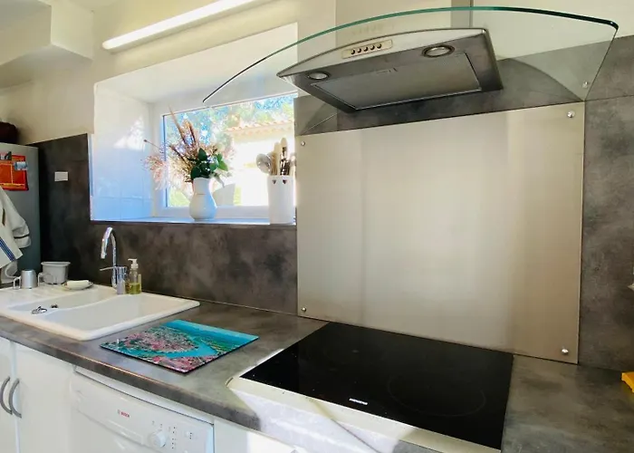 Willa V0861 Avec Piscine Privee Pour 8 A 10 Personnes *