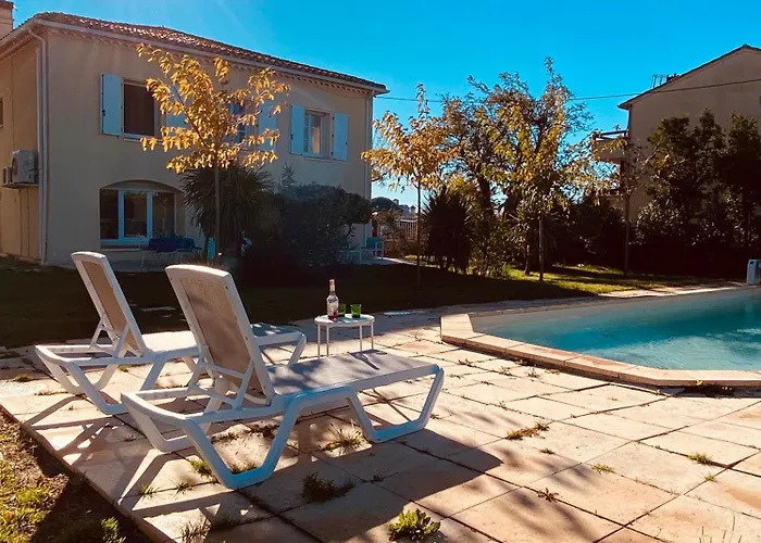 V0861 Avec Piscine Privee Pour 8 A 10 Personnes Willa